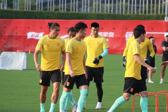 张玉宁林良铭冲刺11.16曼谷战 伤情各异前景待定