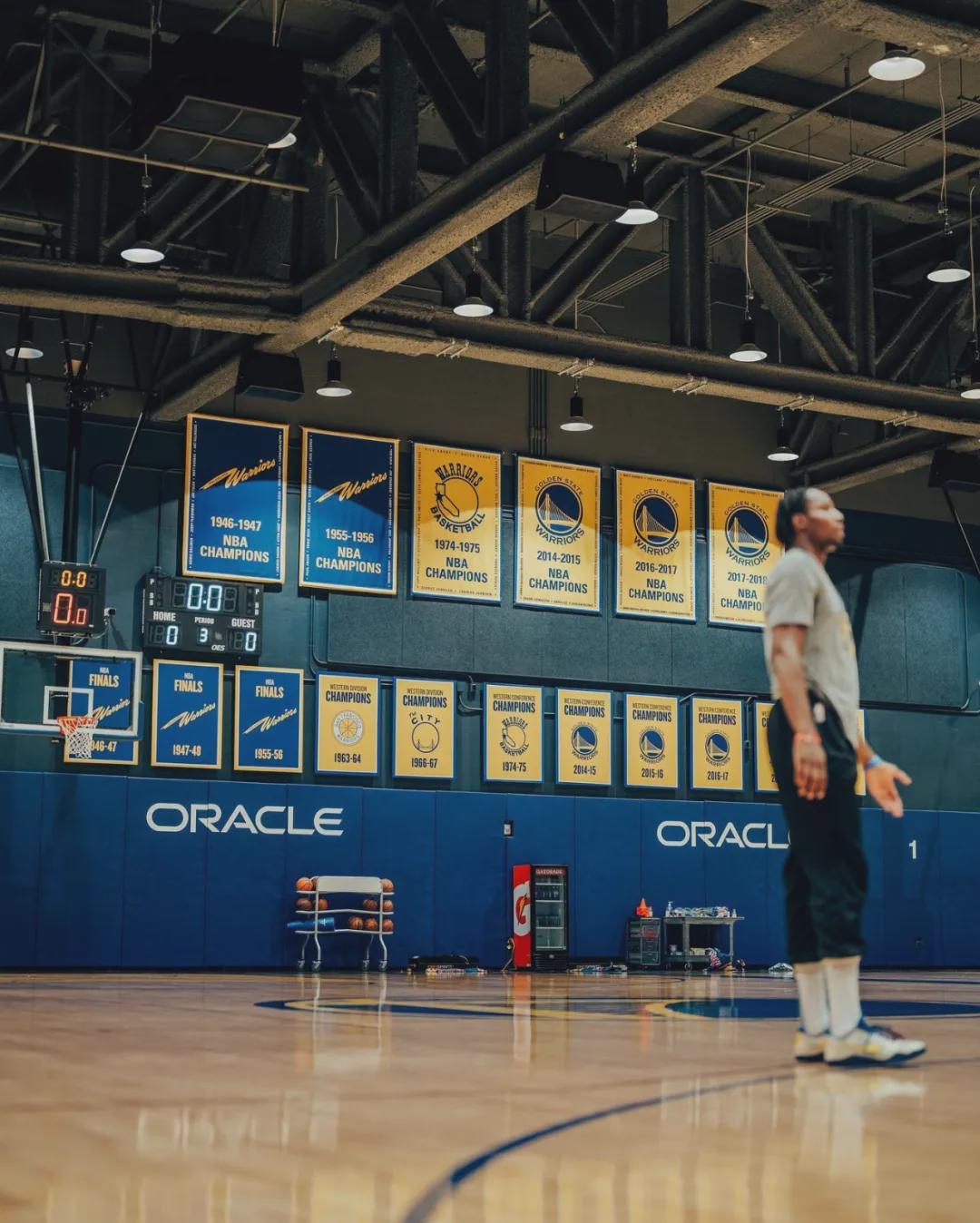 开云电子-正式申请被交易!多队有意却无人下手!真要砸手里了?